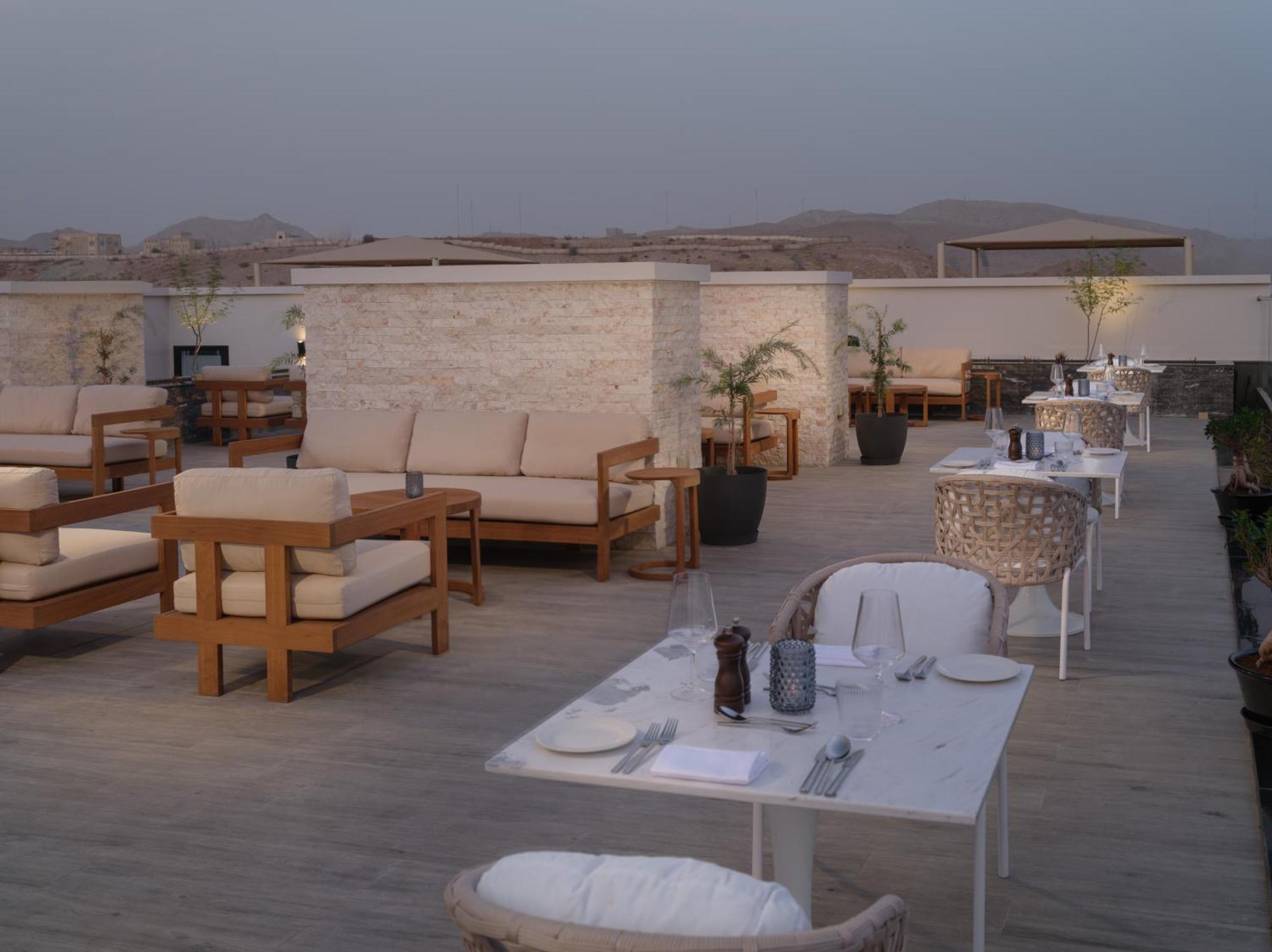 Doubletree By Hilton Muscat Qurum 外观 照片